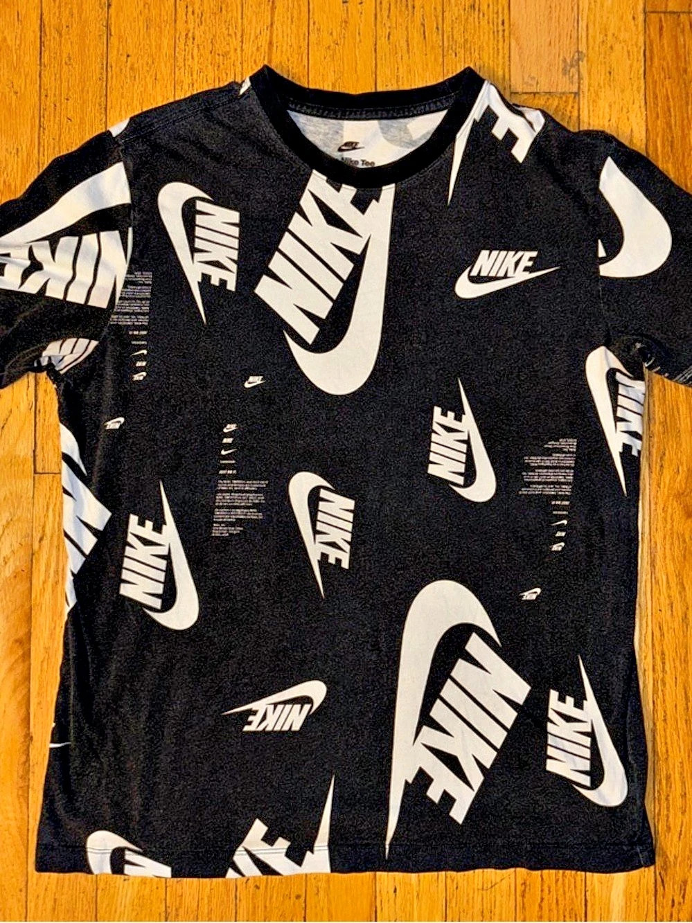 Nike Allover Print Swoosh Graphic T-Shirt - Black - Medium